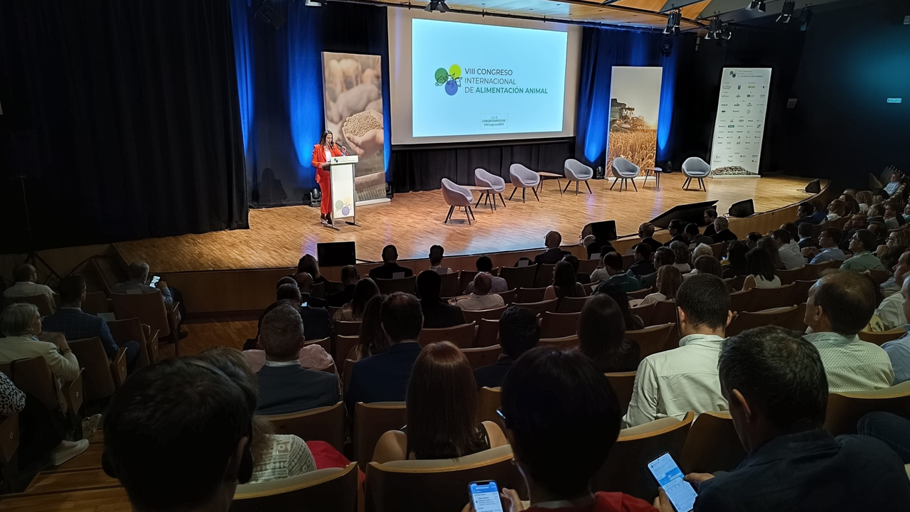 Imagen de la consejera Sara Rubira en la inauguraci&oacute;n del VIII Congreso Internacional de Alimentaci&oacute;n Animal