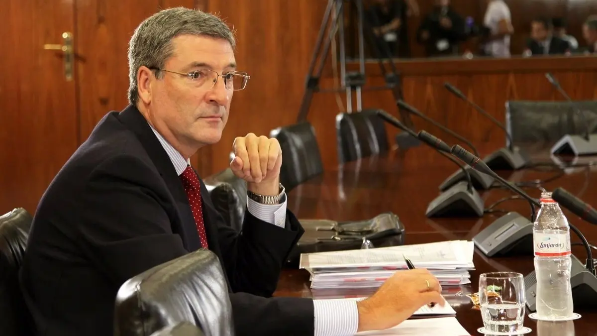 El exdirector general de IDEA Miguel &Aacute;ngel Serrano en la comisi&oacute;n del caso ERE en Andaluc&iacute;a (foto: Ep)