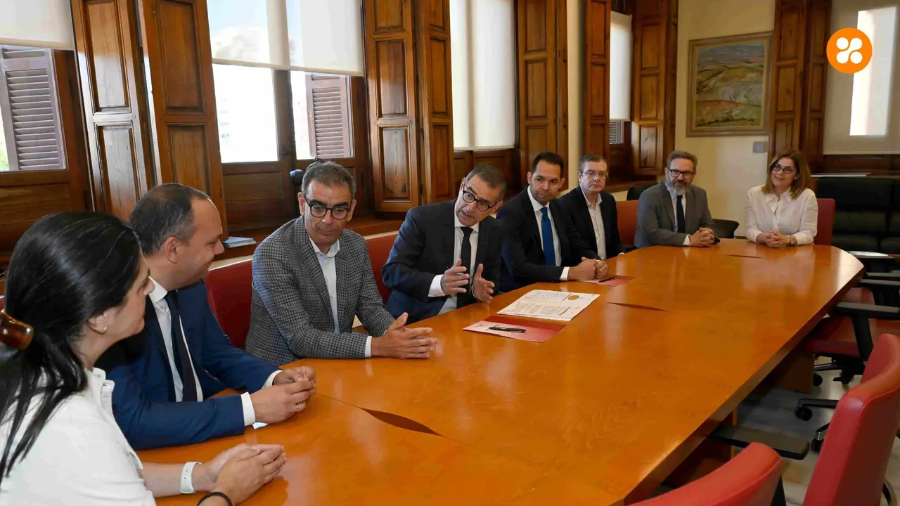 Creaci&oacute;n de la nueva C&aacute;tedra de Tecnolog&iacute;a en Degradaci&oacute;n y Protecci&oacute;n de Materiales entre Optimiza y la UMU (foto: Optimiza)