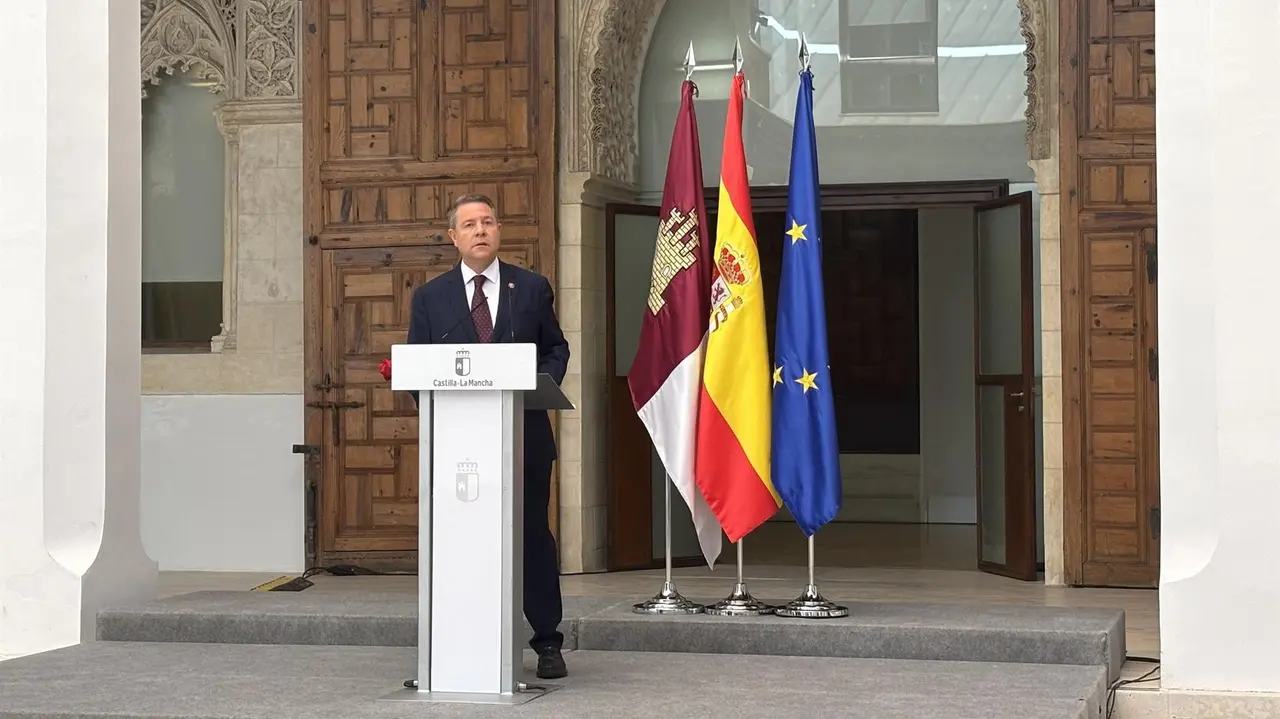 Garc&iacute;a-Page durante la declaraci&oacute;n institucional (foto: EP)