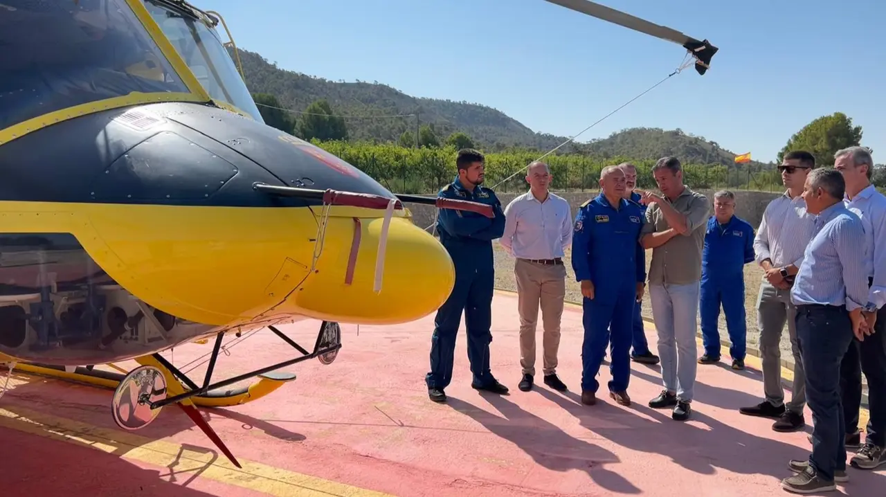 Visita del consejero de Presidencia, Portavoc&iacute;a, Acci&oacute;n Exterior y Emergencias, Marcos Ortu&ntilde;o, a la Base Helitransportada de La Pila
