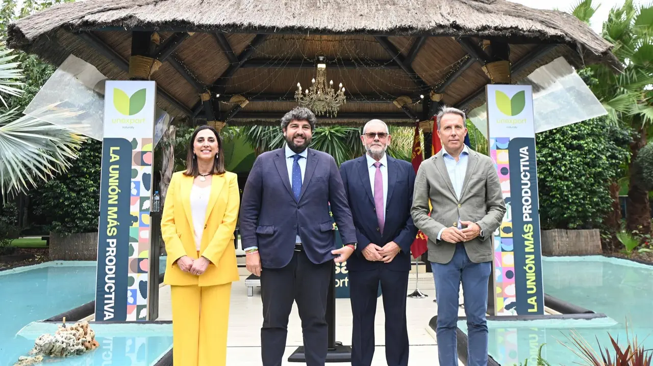 El presidente de la Comunidad, Fernando L&oacute;pez Miras, clausur&oacute; hoy el acto celebrado con motivo del XXV aniversario de la Uni&oacute;n de Cooperativas Agr&iacute;colas Unexport (foto: EP)