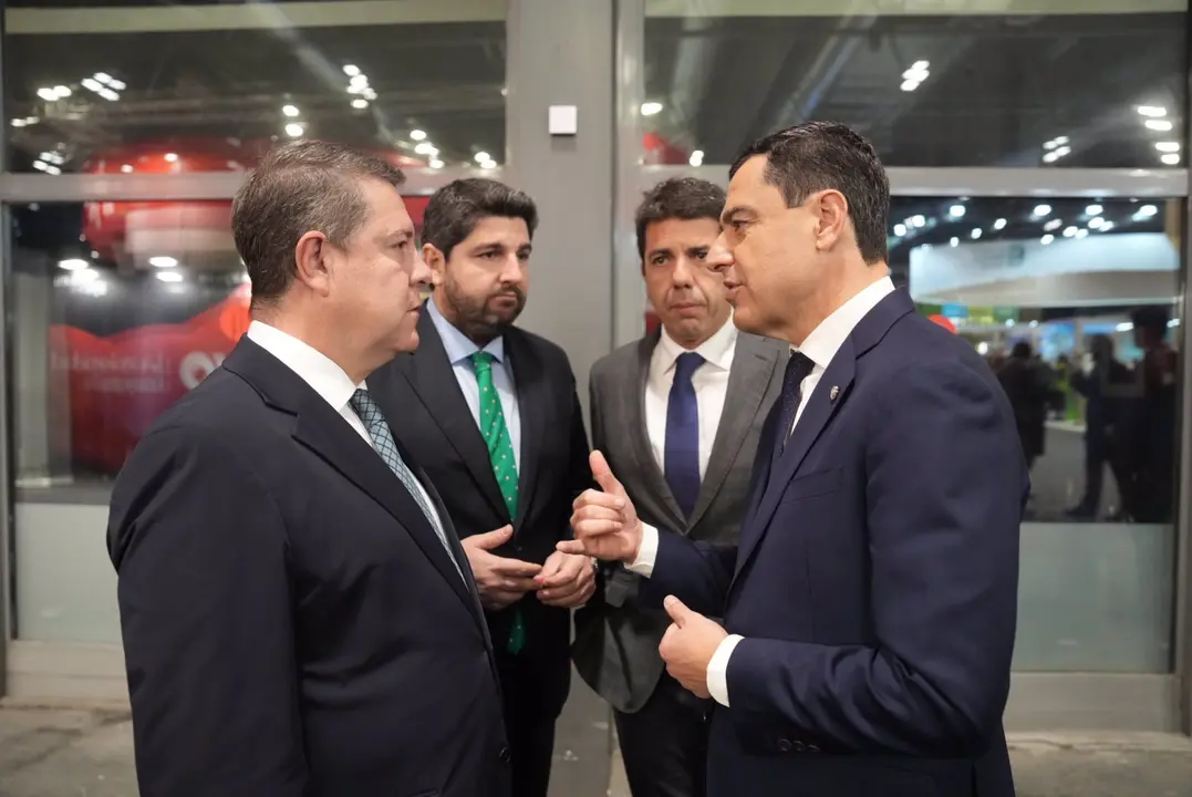 Reuni&oacute;n de los presidentes de Castilla-La Mancha, Emiliano Garc&iacute;a-Page; Regi&oacute;n de Murcia, Fernando L&oacute;pez Miras; Comunidad Valenciana, Carlos Maz&oacute;n, y Andaluc&iacute;a, Juanma Moreno, en Fitur, en Madrid.