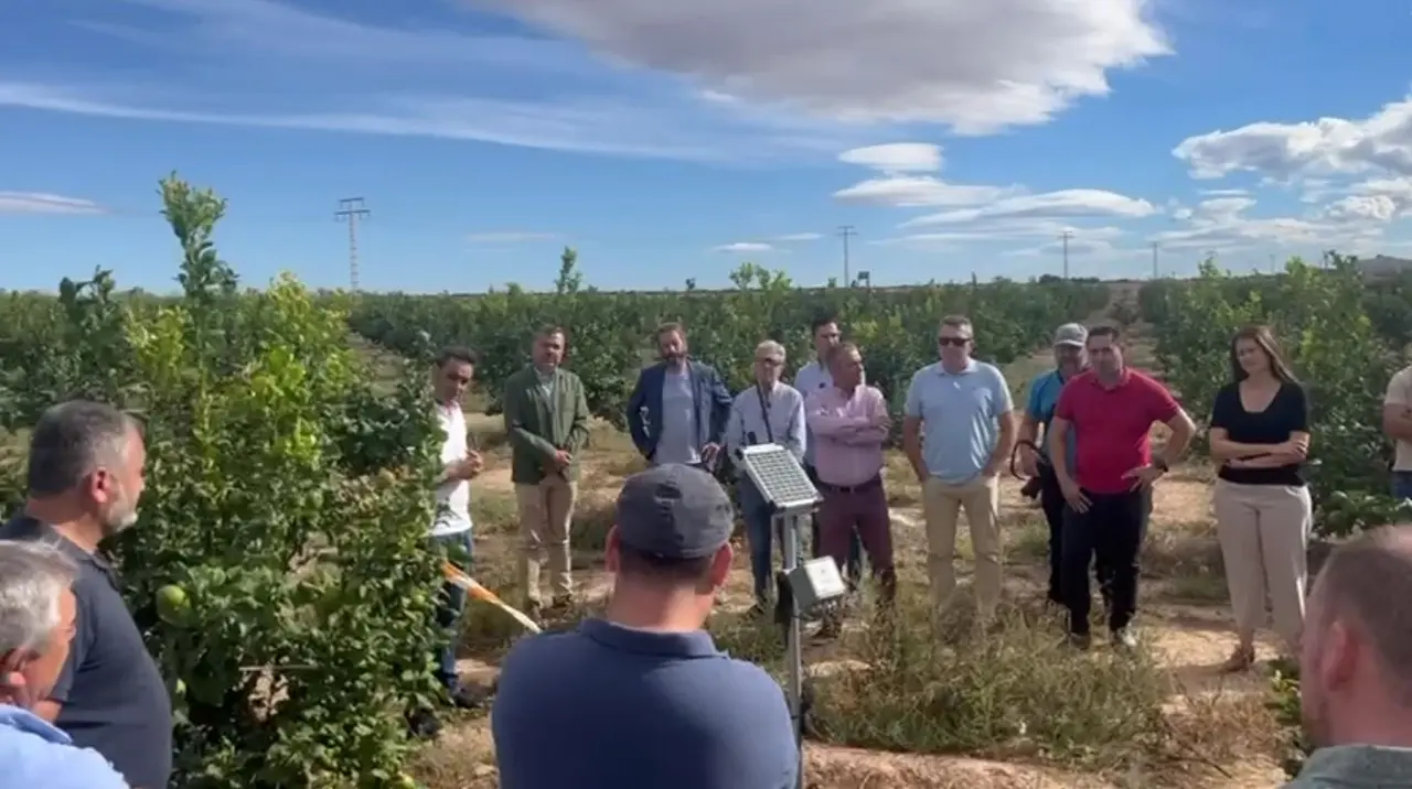Parlamentarios regionales visitan la finca en Fuente &Aacute;lamo | COAG