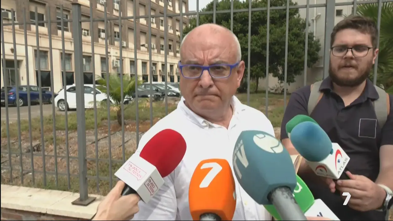 Uno de los abogados que defienden a los empresarios condenados por el caso de prostituci&oacute;n de menores en Murcia (foto: La 7)