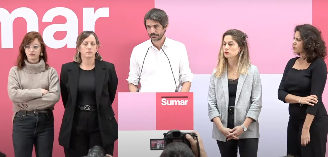 Sumar durante la rueda de prensa para dar explicaciones sobre el 'caso &Iacute;&ntilde;igo Errej&oacute;n' (foto: Sumar)