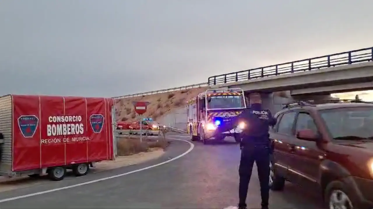 Efectivos de emergencias rumbo a Valencia (foto: La 7)