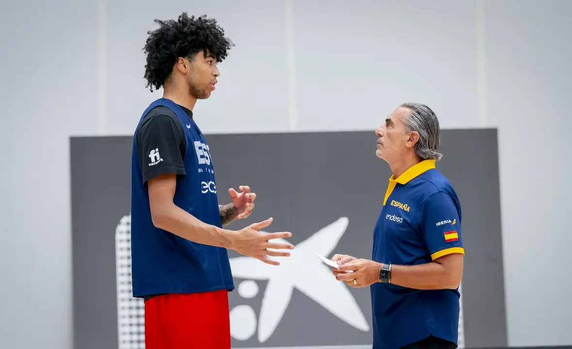 Izan Almansa convocado por primera vez con la selecci&oacute;n espa&ntilde;ola absoluta de baloncesto (foto: FEB)
