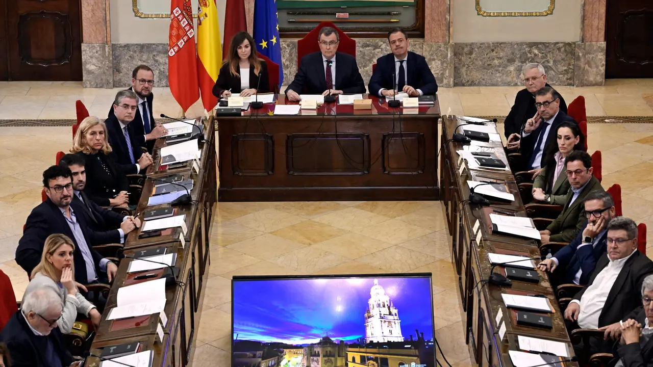 El Sal&oacute;n de Plenos del Ayuntamiento de Murcia ha acogido la Sesi&oacute;n Constitutiva del Comit&eacute; Organizador y el Consejo Asesor de Murcia 1200
