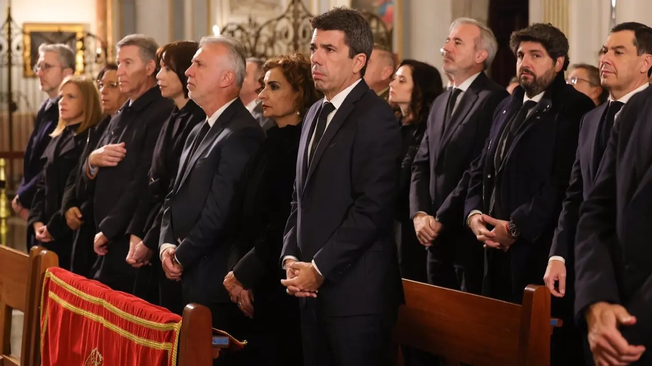 El presidente de la Regi&oacute;n de Murcia, Fernando L&oacute;pez Miras, asiste a la misa funeral en memoria de los fallecidos a causa de la DANA