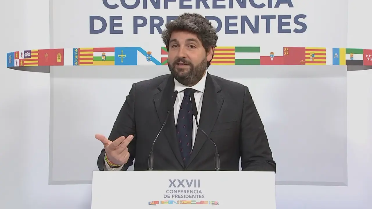 Fernando L&oacute;pez Miras, presidente de la Regi&oacute;n de Murcia, en la rueda de prensa posterior a la Conferencia de Presidentes (foto: La 7)