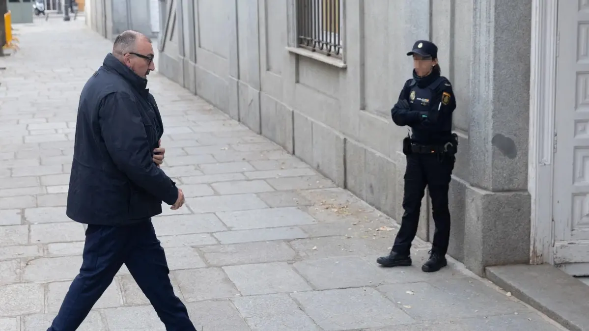 El ex asesor del ex ministro Jos&eacute; Luis &Aacute;balos, Koldo Garc&iacute;a, llega al Tribunal Supremo (foto: EP)