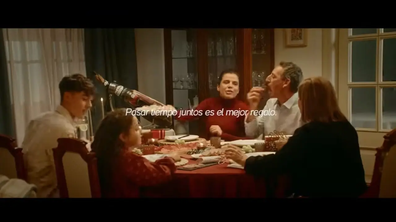 Fotograma del spot de El Pozo