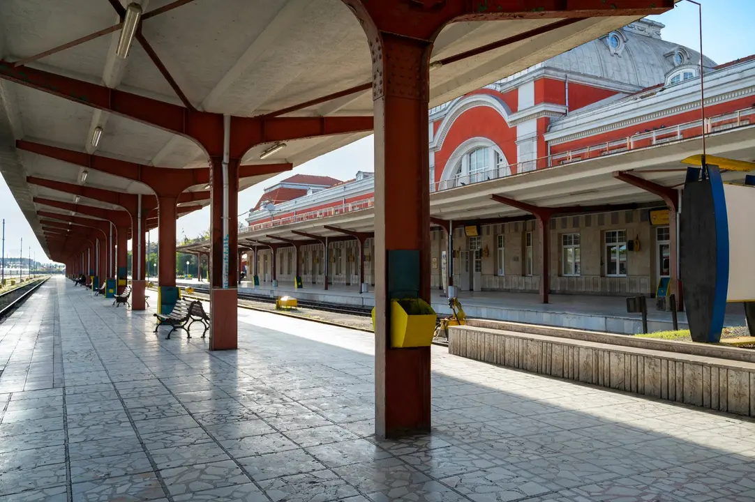  Viajar por Espa&ntilde;a: &iquest;qu&eacute; ventajas tiene hacerlo en tren? 