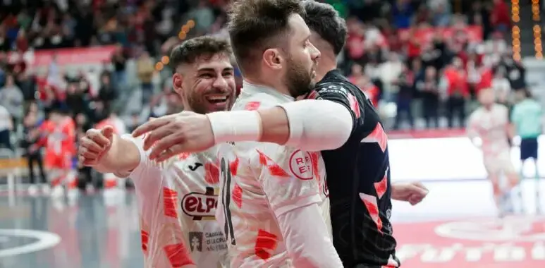 ElPozo Murcia celebra el empate ante el Jimbee (foto: ElPozo Murcia)