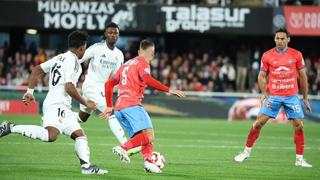 Partido del Deportiva Minera y del Real Madrid en el Cartagonova (foto: @DeportivaMinera)