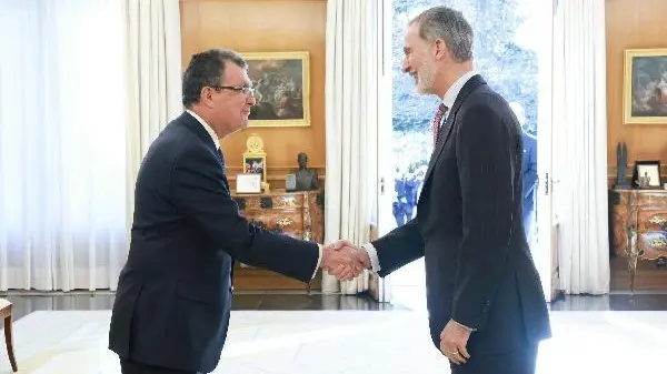 Jos&eacute; Ballesta, alcalde de Murcia, y el S. M. el Rey Felipe VI (foto: Ayuntamiento de Murcia)