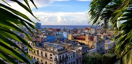  Vuelos a La Habana: Gu&iacute;a de viajes con historia, cultura y sabores imperdibles 