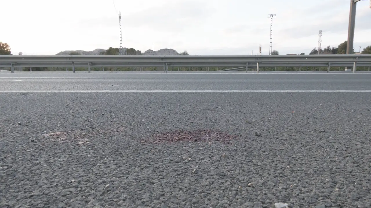 Una mujer cae de una autocaravana en marcha en Librilla