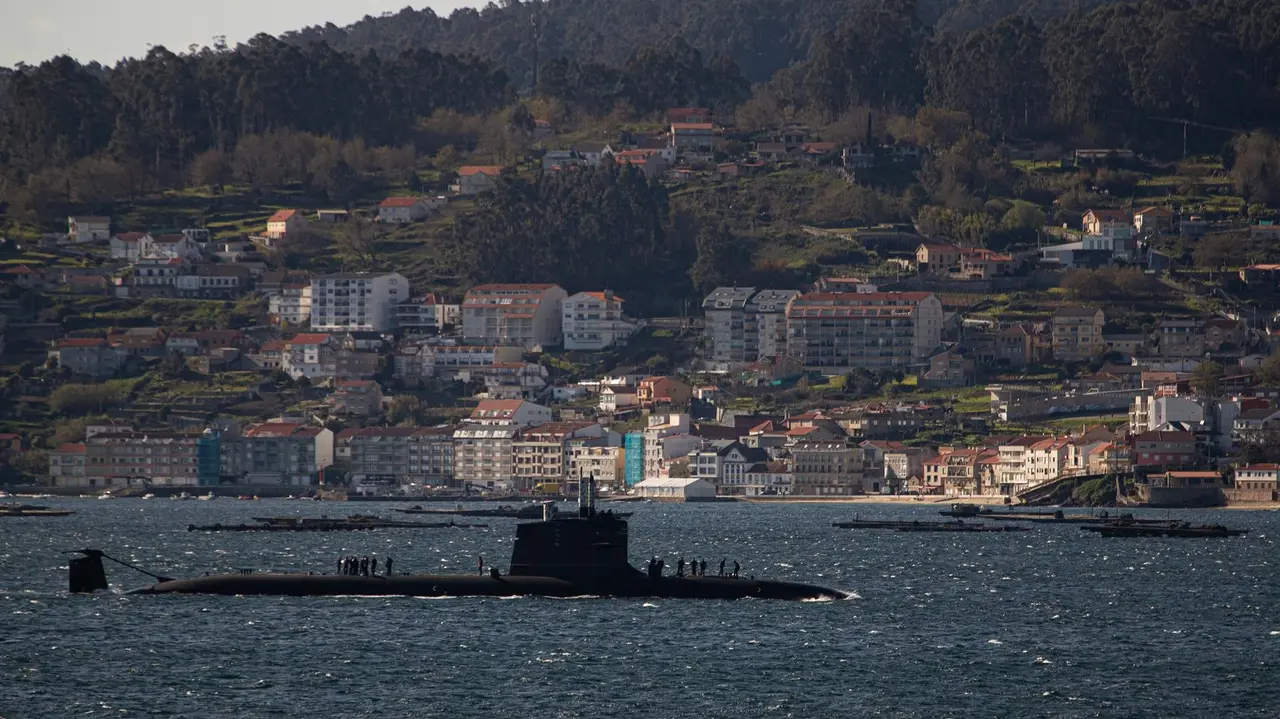 Submarino 'Isaac Peral' llega a Mar&iacute;n (Pontevedra)