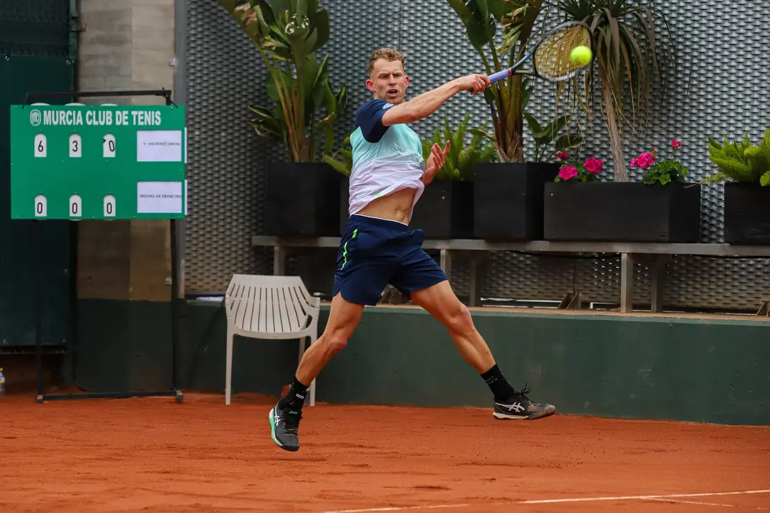 El tenista alem&aacute;n Michiel de Kron ha ca&iacute;do este lunes 17 de marzo ante el monegasco  Valentin Vacherot (foto: ATP Challenguer Costa C&aacute;lida Regi&oacute;n de Murcia)