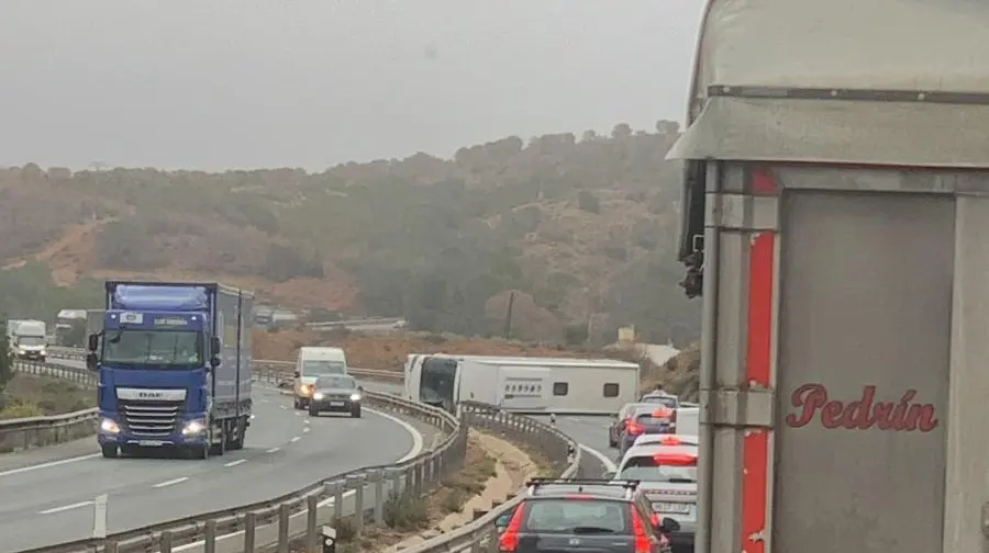 Vuelco de un autob&uacute;s (foto: La 7)