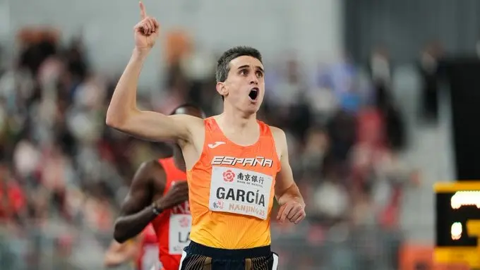 El corredor fuentealamero Mariano Garc&iacute;a entre a la final del los Mundiales de pista cubierta en China (foto: Agencias)