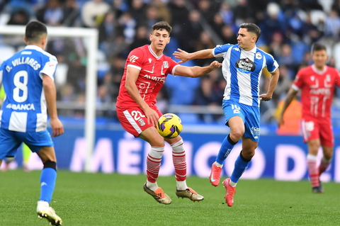 El Efes&eacute; empata 2-2 en Riazor