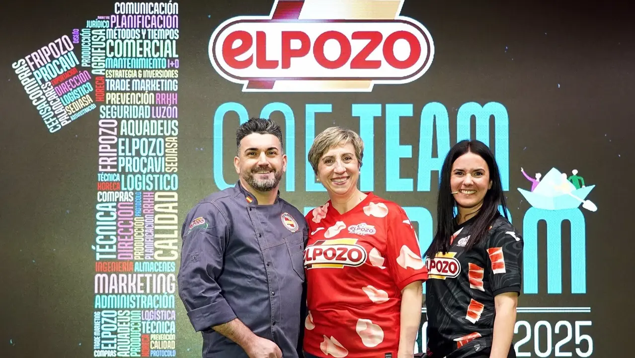 Almudena Mula, Brand Manager de ElPozo Alimentaci&oacute;n, Mar&iacute;a S&aacute;nchez, secretaria general de la Asociaci&oacute;n Espa&ntilde;ola de Carniceros (Cedecarne) y Javier Caballero, uno de los miembros de la Selecci&oacute;n Espa&ntilde;ola de Carniceros (foto: Grupo Fuertes)