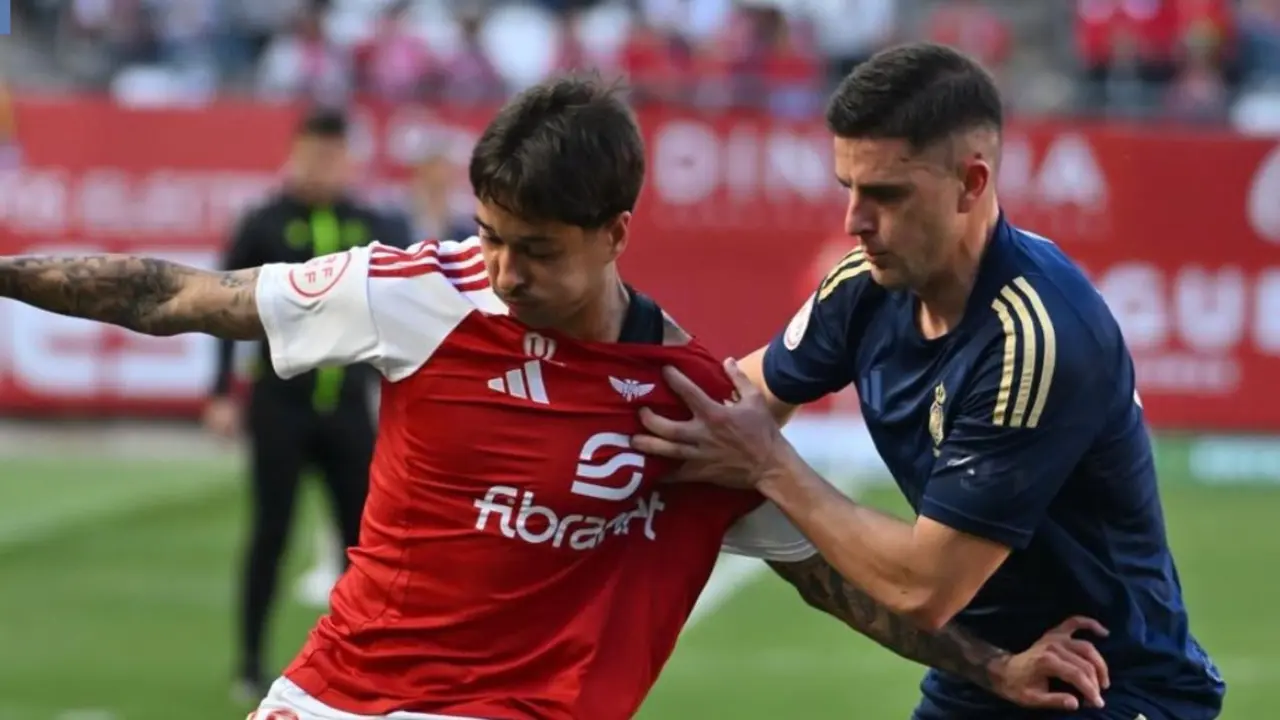 El Murcia logra la victoria ante el Recreativo de Huelva