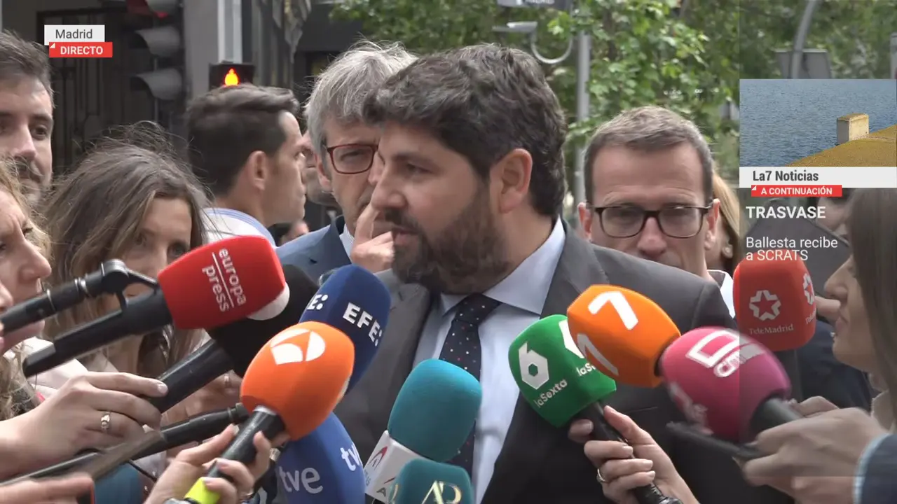Fernando L&oacute;pez Miras, a su llegada al Congreso Nacional del PP (foto: La 7)