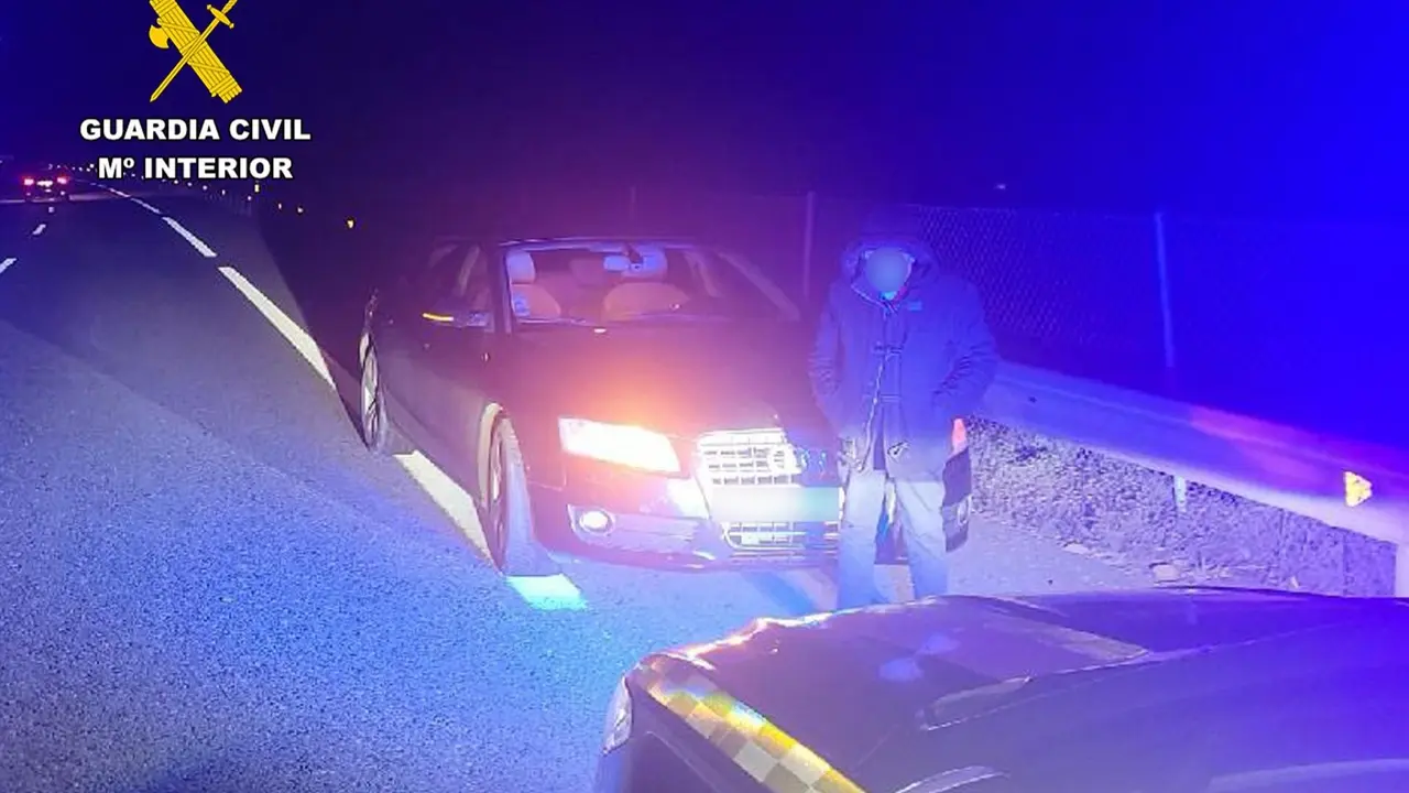 Guardia Civil detiene a un hombre de 74 a&ntilde;os por circular 20 kil&oacute;metros en sentido contrario en la AP-7 (foto: GC)