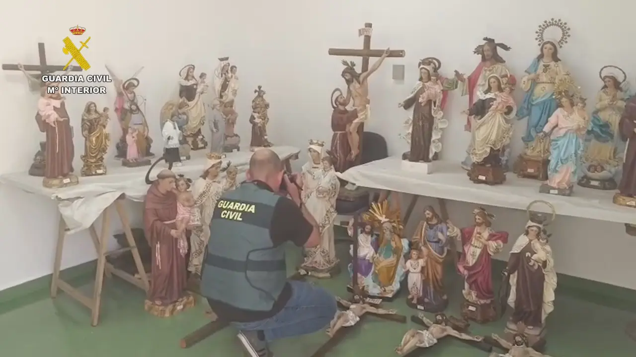 Algunas de las figuras sacras recuperadas en el marco de la operaci&oacute;n 'Coemeterium'