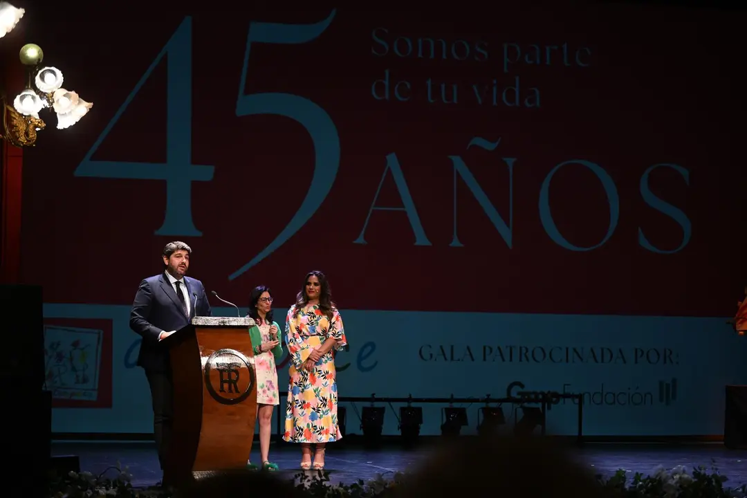 L&oacute;pez Miras interviene en la Gala de Astrapace