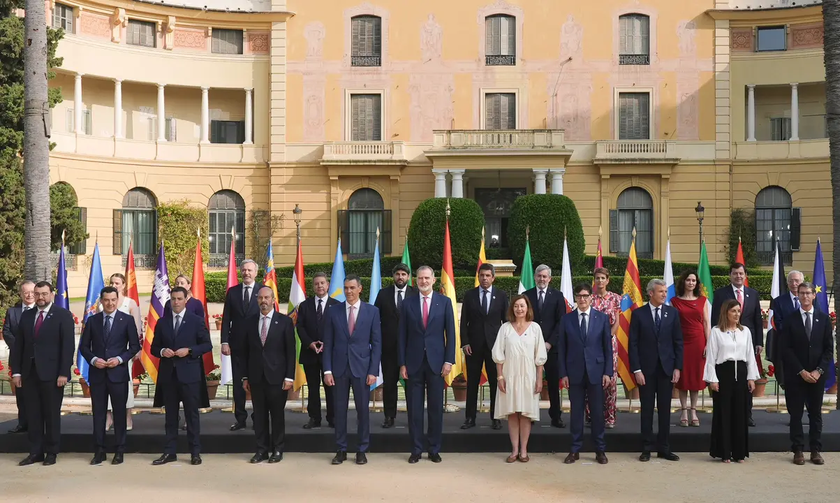 Foto de familia de la XXVII Conferencia de Presidentes