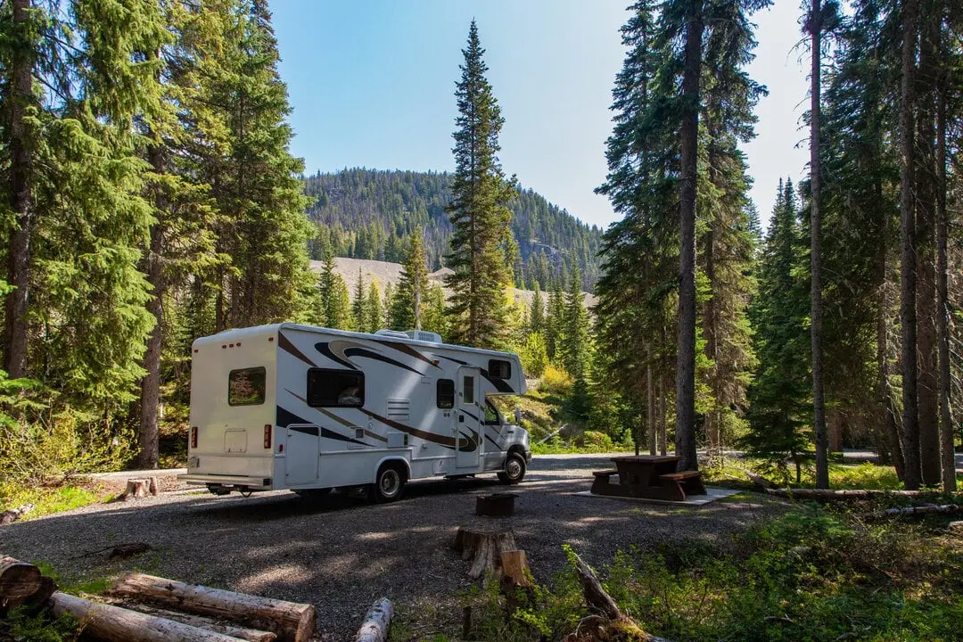  Descubre Murcia sobre ruedas: Viajar en furgoneta camper como una alternativa diferente este verano 