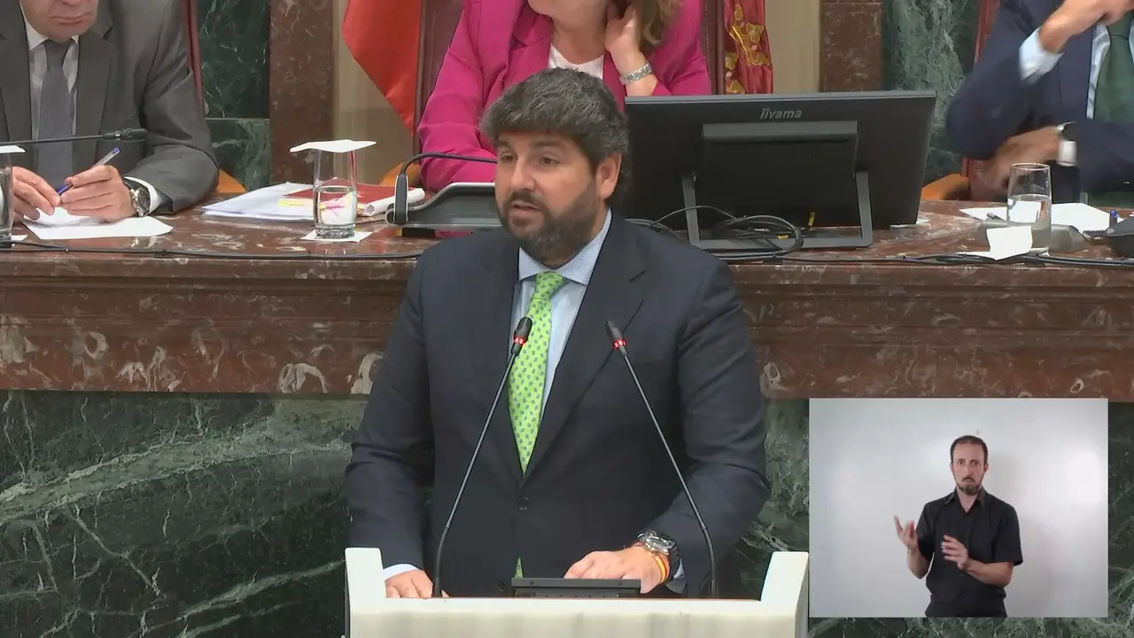 L&oacute;pez Miras durante su intervenci&oacute;n en el Debate sobre el Estado de la Regi&oacute;n