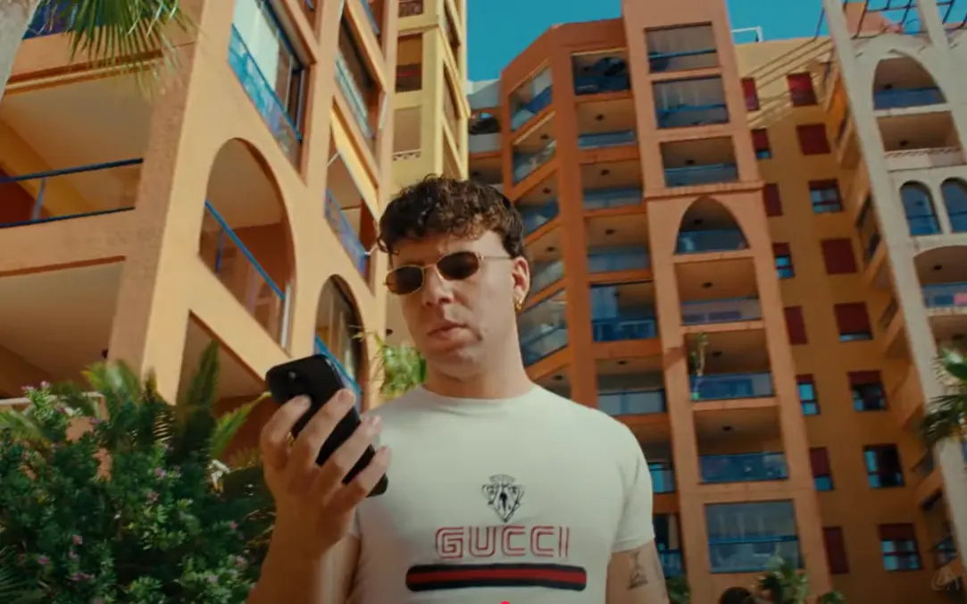 Frame del &uacute;ltimo videoclip de Quevedo en Playa Honda