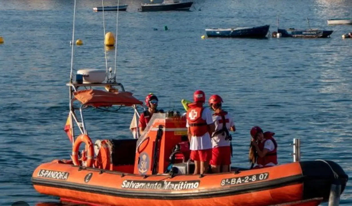 Imagen de archivo de la embarcaci&oacute;n de salvamento 'Pandora', con tripulaci&oacute;n de Cruz Roja Espa&ntilde;ola