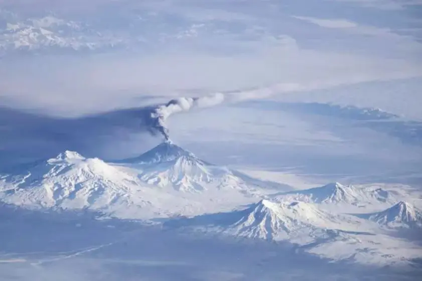 Imagen del volc&aacute;n Kliuchevskoi, en Rusia (foto: EP)