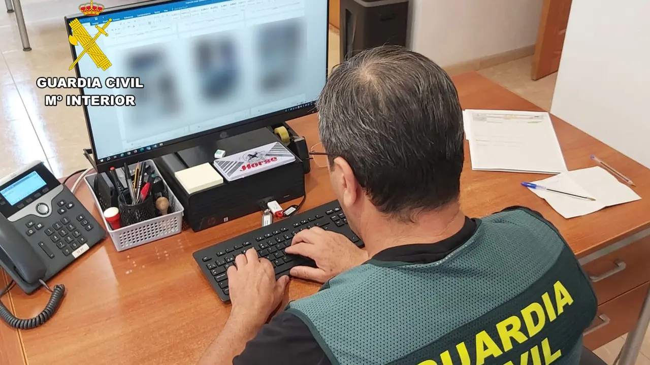 La Guardia Civil investiga en Totana a un menor por crear con IA fotograf&iacute;as de desnudos de compa&ntilde;eras del mismo centro educativo