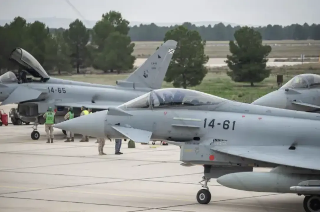 Imagen de archivo de dos aviones Eurofighter en Albacete (foto: EP)