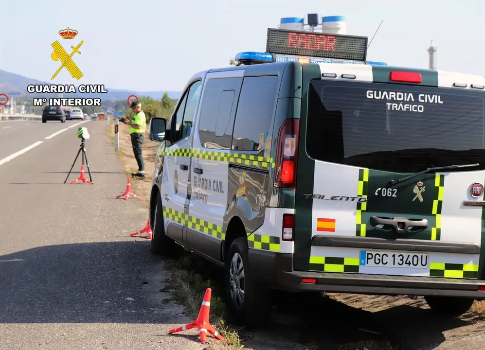 Control de velocidad de la Guardia Civil (foto: GC)
