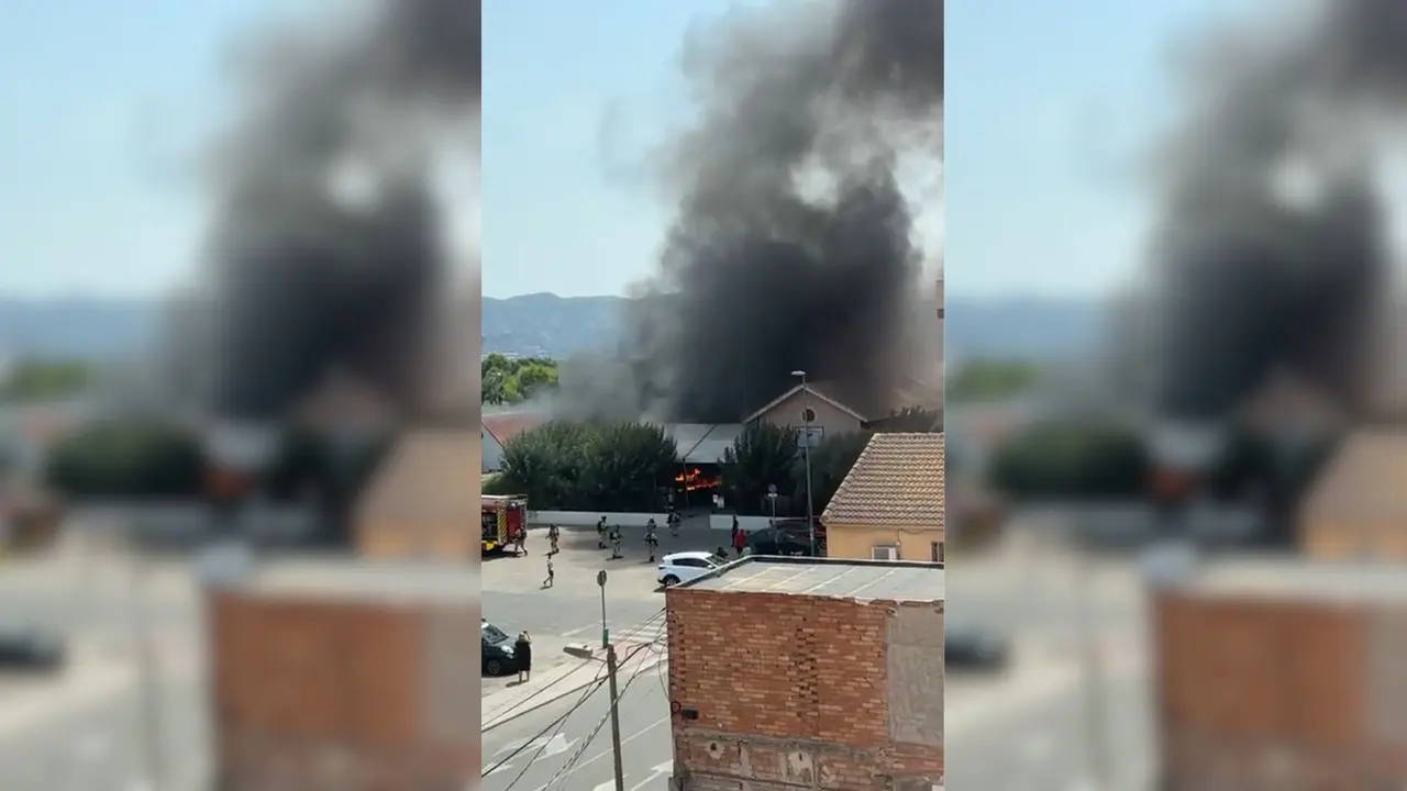 Imagen del incendio en la Pe&ntilde;a Huertana La Crilla de Puente Tocinos