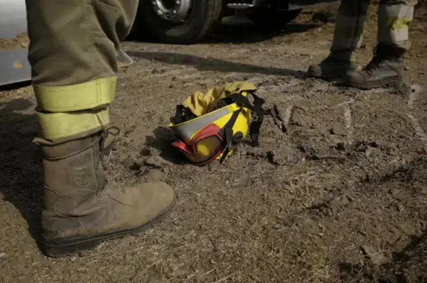 Bomberos forestales trabajan en los incendios en Castilla y Le&oacute;n