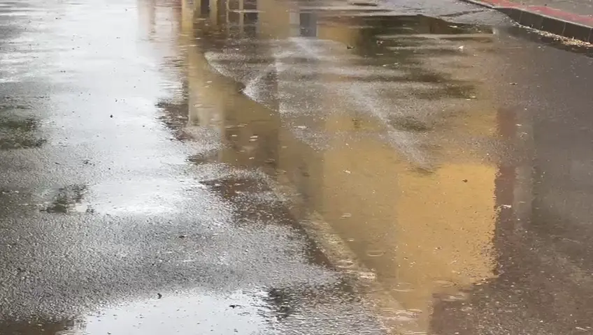 Imagen de archivo de el suelo mojada de lluvia leve (foto: La 7)