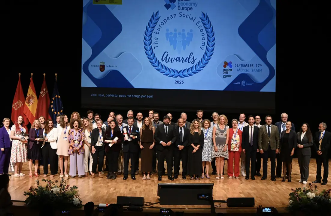 El presidente de la Comunidad, Fernando L&oacute;pez Miras, clausura la entrega de los Premios Europeos de la Econom&iacute;a Social 2025, que reconocen las mejores iniciativas en este modelo econ&oacute;mico
- COMUNIDAD