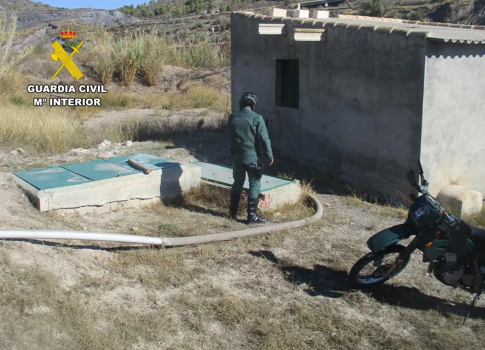 Guardia Civil investiga a dos empresarios por robar m&aacute;s de 50 millones de litros de agua de un pozo y venderla