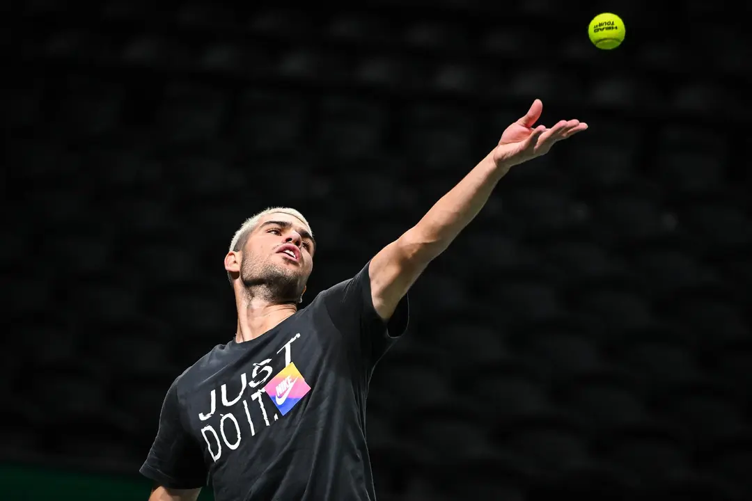 Carlos Alcaraz, durante una sesi&oacute;n de entrenamiento en Par&iacute;s