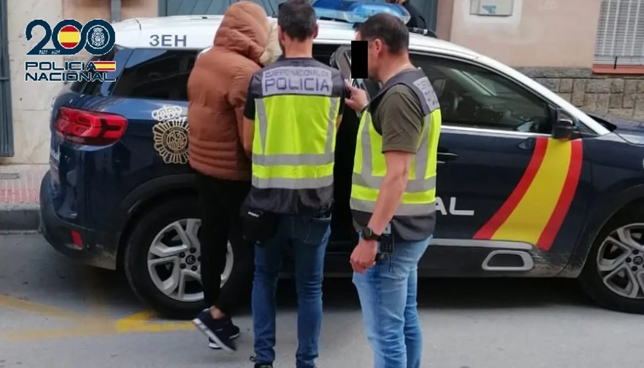Polic&iacute;a Nacional detiene a dos individuos por robar m&uacute;ltiples videoporteros en Lorca